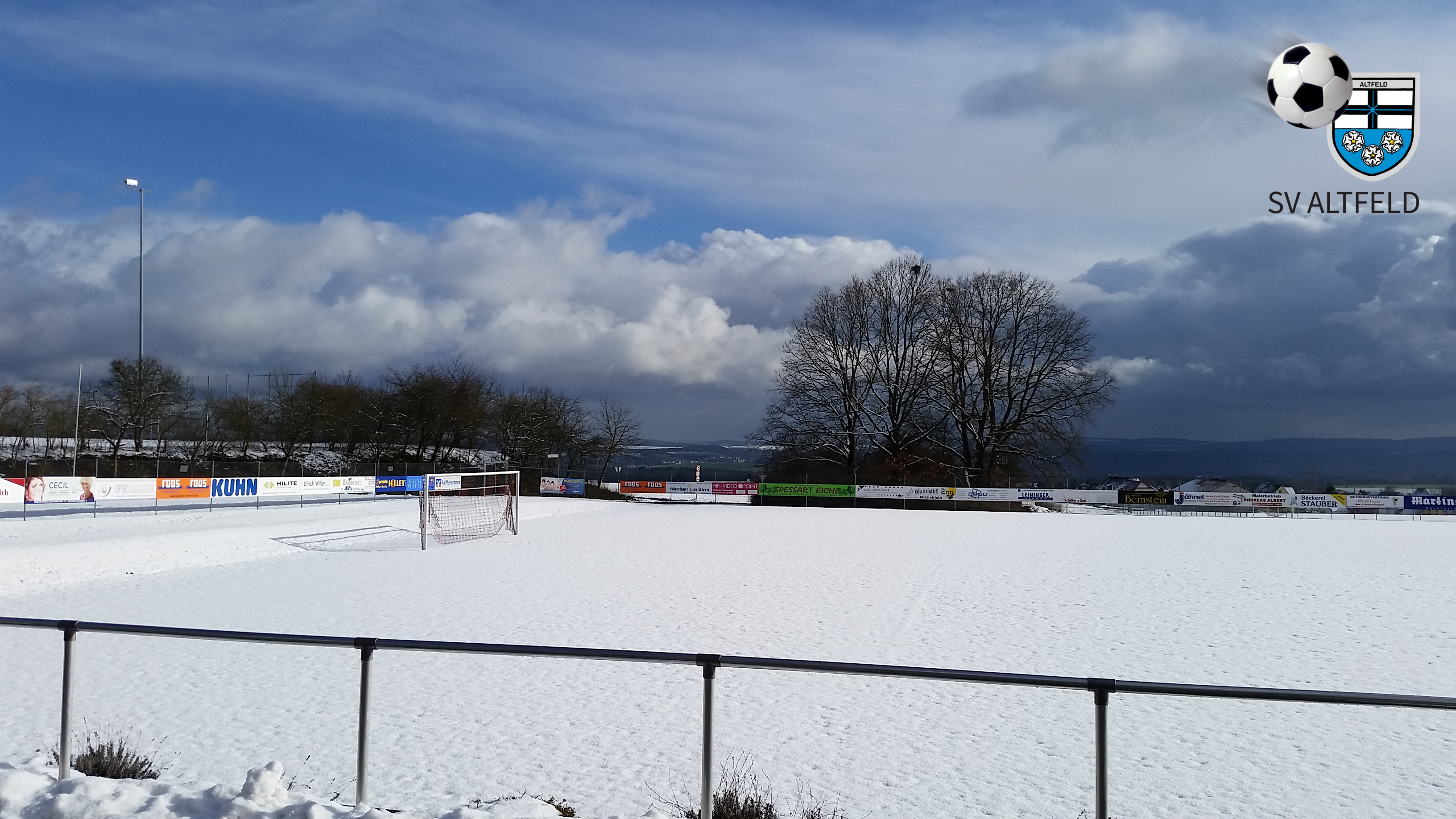 Sportgelände im Winter